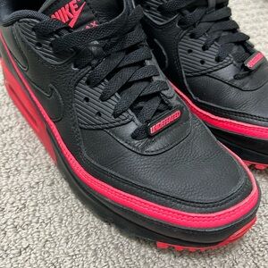 Solar red Undefeated x Nike Air Max 90